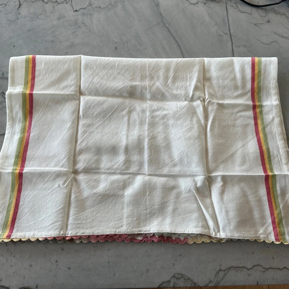 Catstudio “California” embroidered tea towel, brand new - Picture 3 of 3